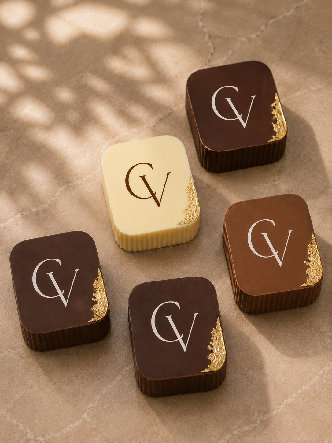Composição de presente com chocolates artesanais Clara Valença